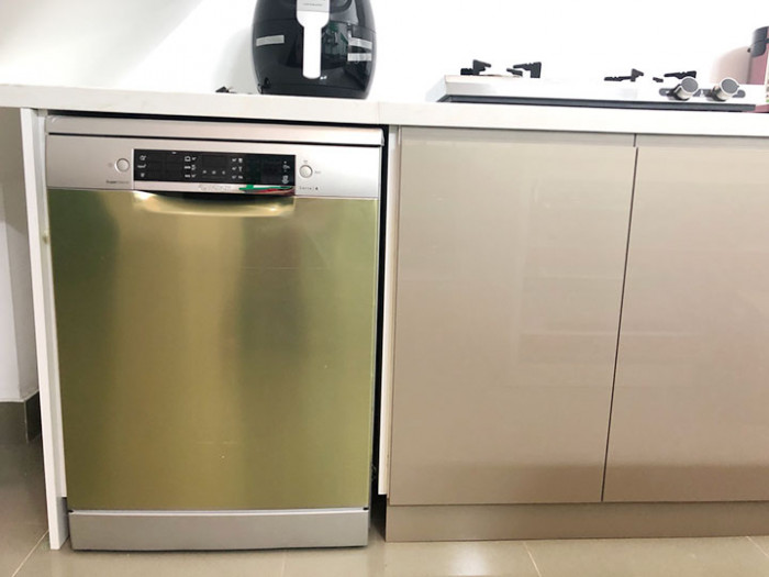 May rua bat Bosch SMS46MI05E 3