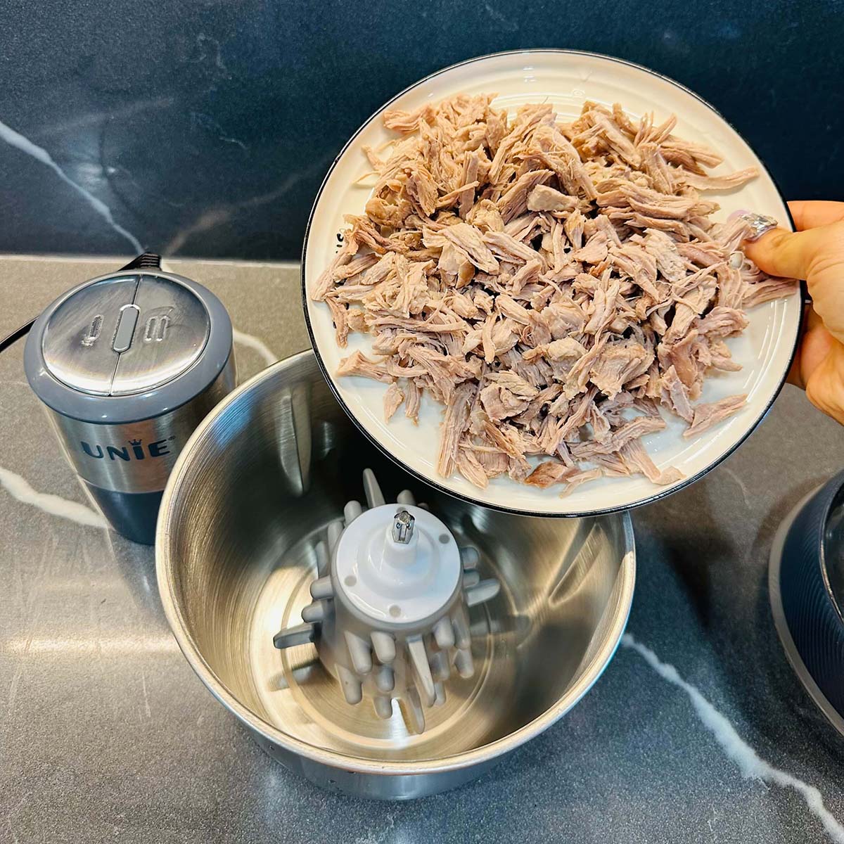 May xay thit UNIE UE 226 6