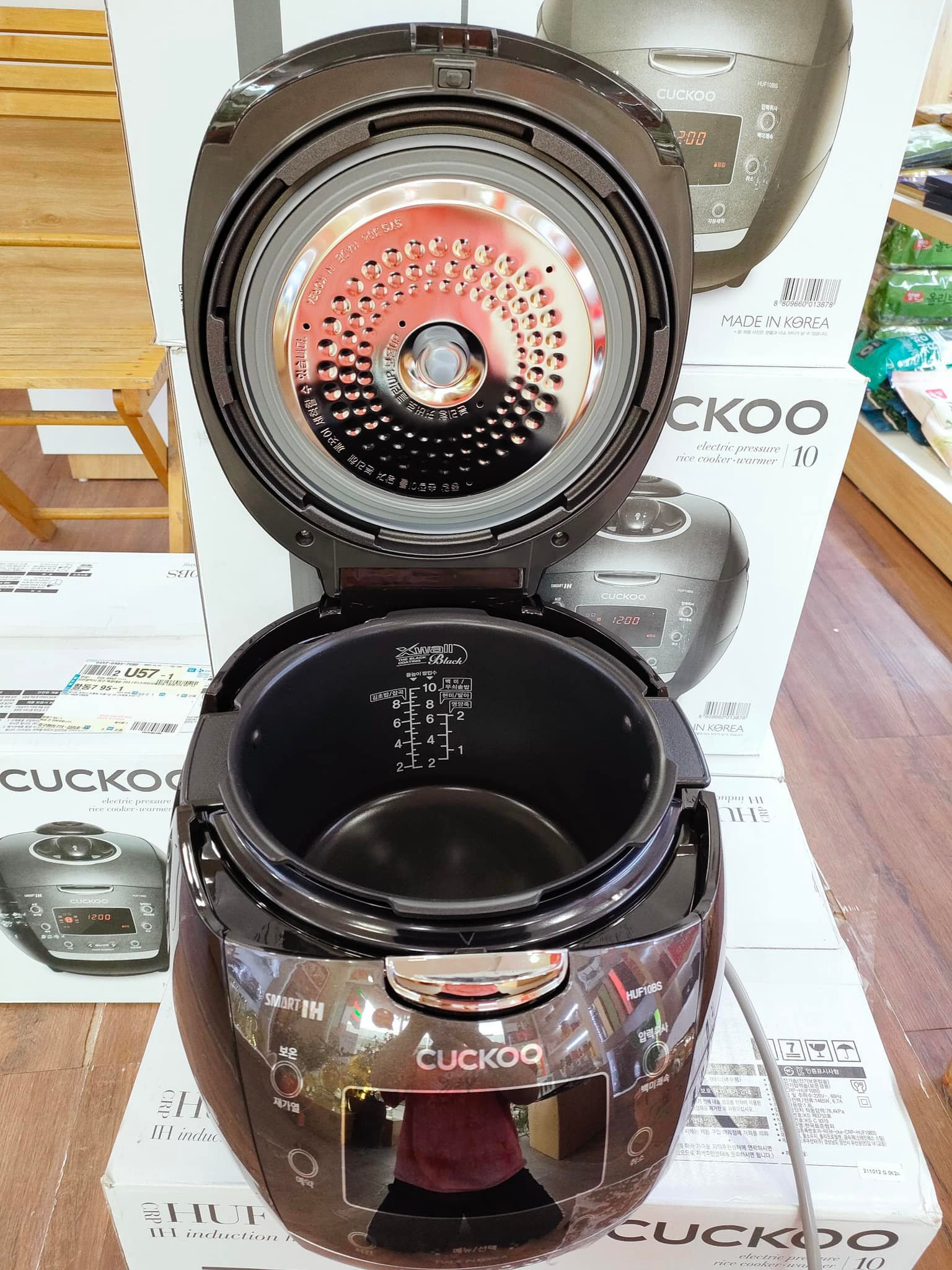 Nồi cơm điện cao tần Cuckoo CRP-HUF10BS