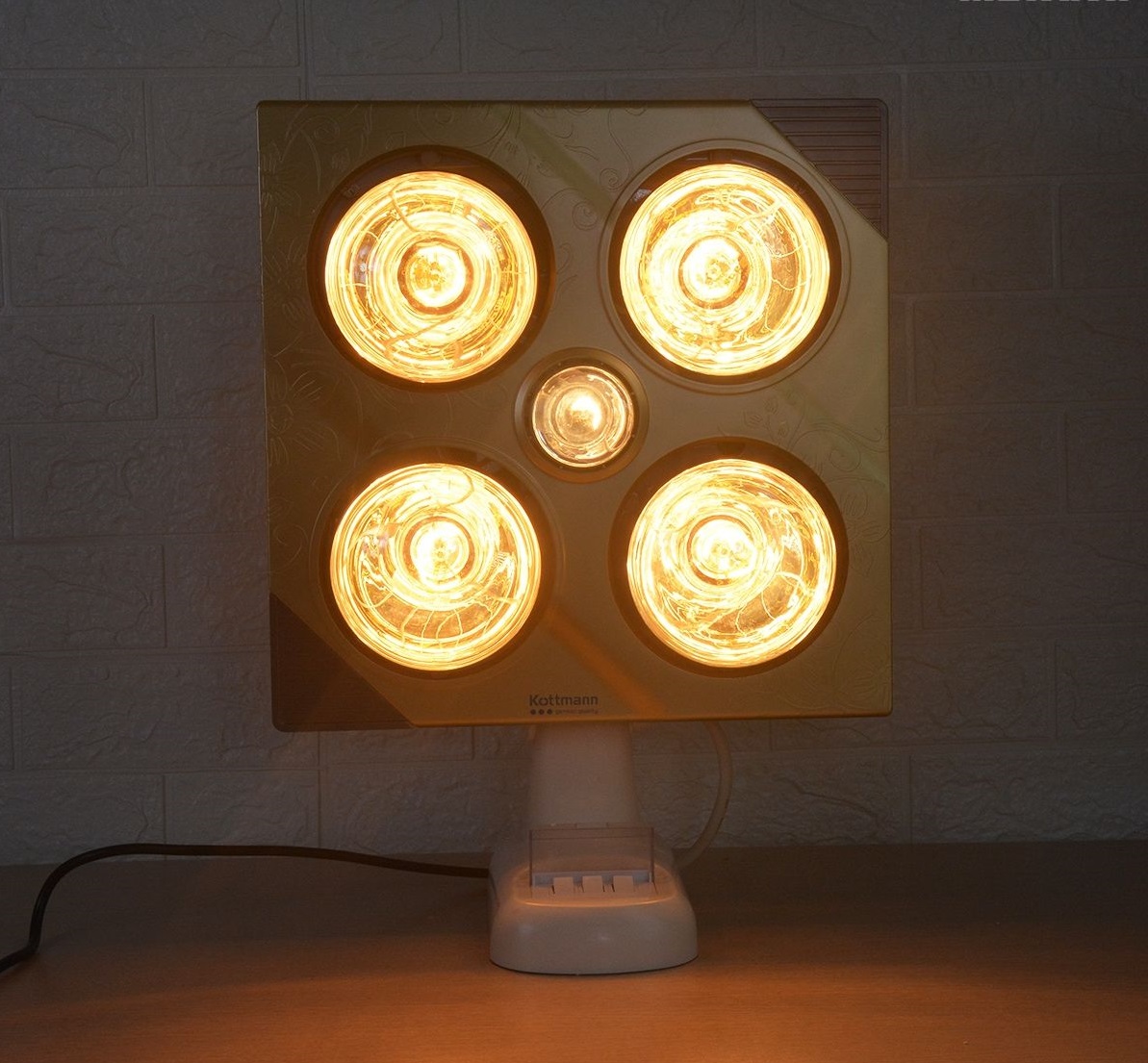 Đèn sưởi nhà tắm Kottmann K4BG