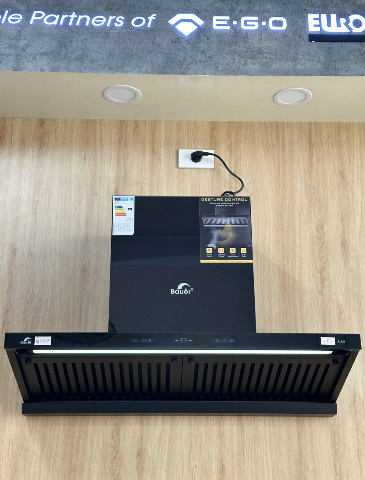 Máy hút mùi Bauer BC 7090BTC SLUX - kiểu dáng hiện đại