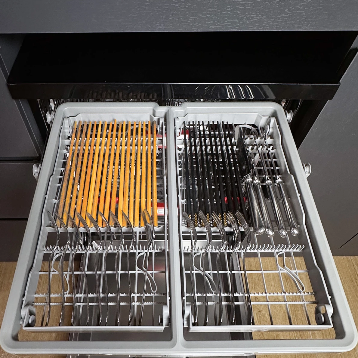 MAY RUA BAT BAUER SBW16BEU15F SUPERAI anh thuc te may rua bat thong minh 15 bo kinh den bauer sbw16beu15f superai 10